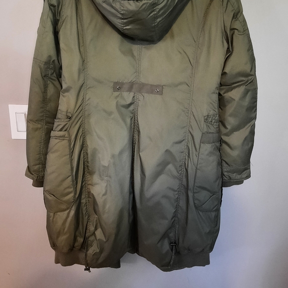 Womans winter jacket, Large, fur lined - Picture 3 of 3